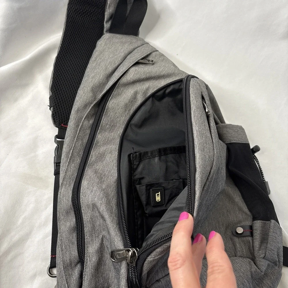 Outdoor Master Crossbody Bag Gray Black Travel Thick Strap Zipper Close‎ Pockets